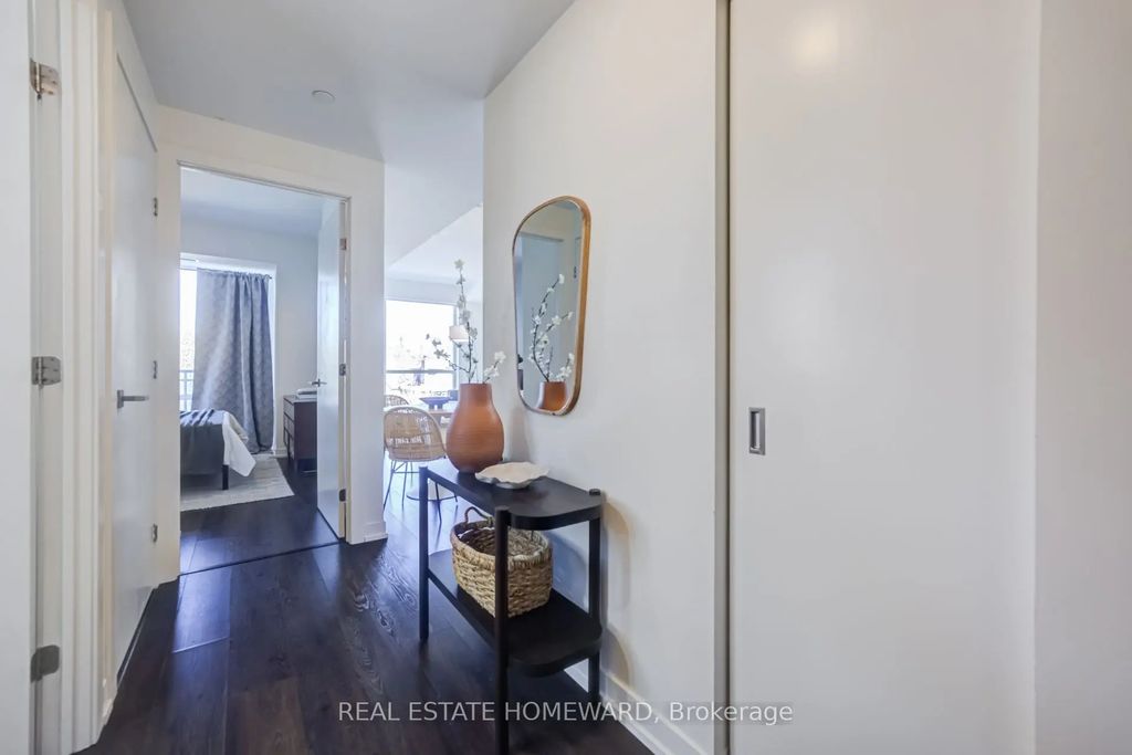 223 St Clair Avenue W 309, Toronto C02