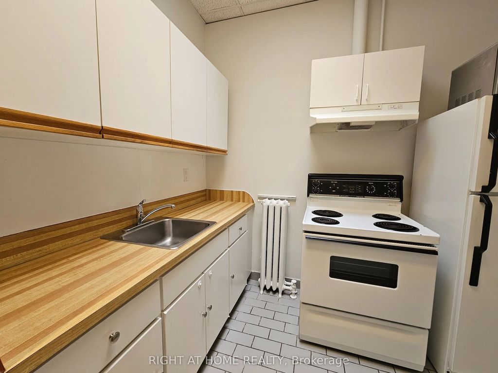516 Yonge Street 6, Toronto C08