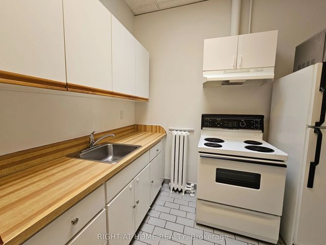 516 Yonge Street 6, Toronto C08