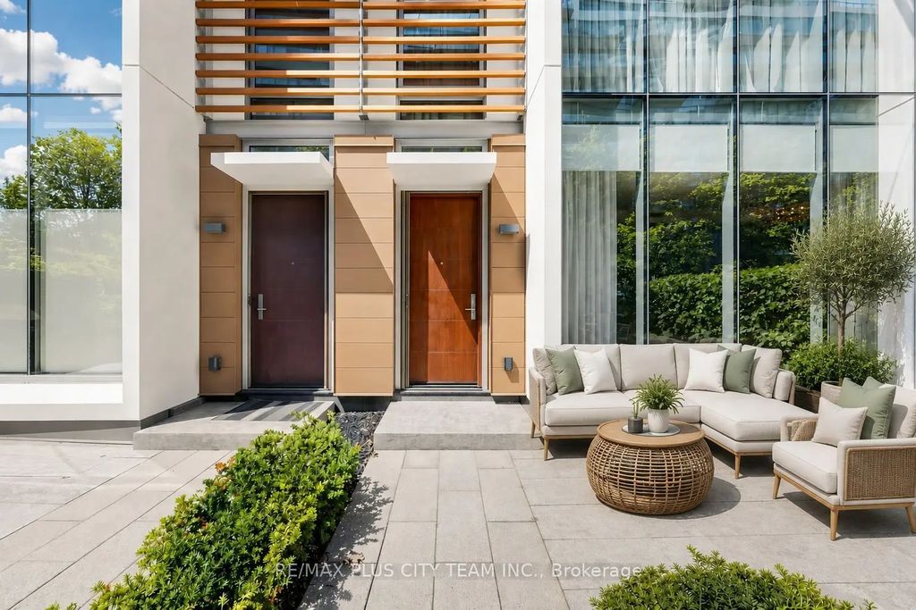 29 Queens Quay E Th122, Toronto C08