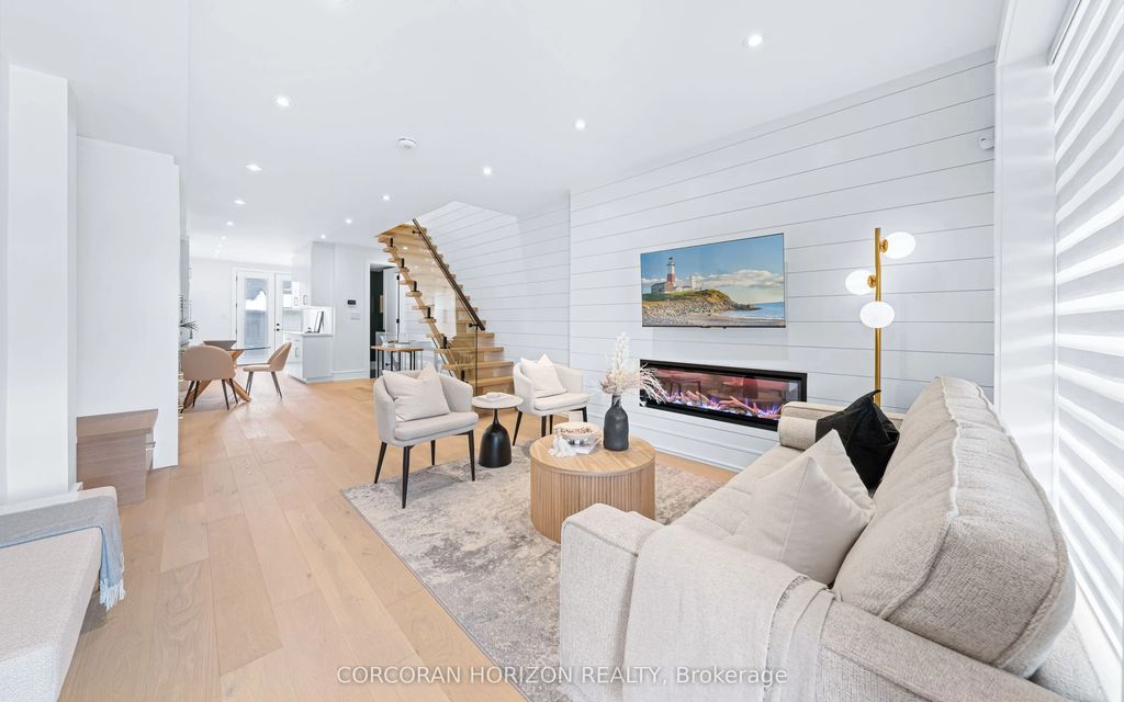 225 Christie Street, Toronto C02