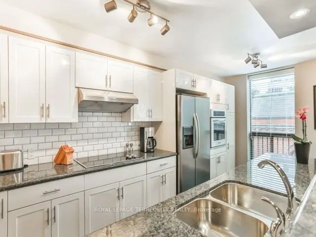 30 Church Street 803, Toronto C08