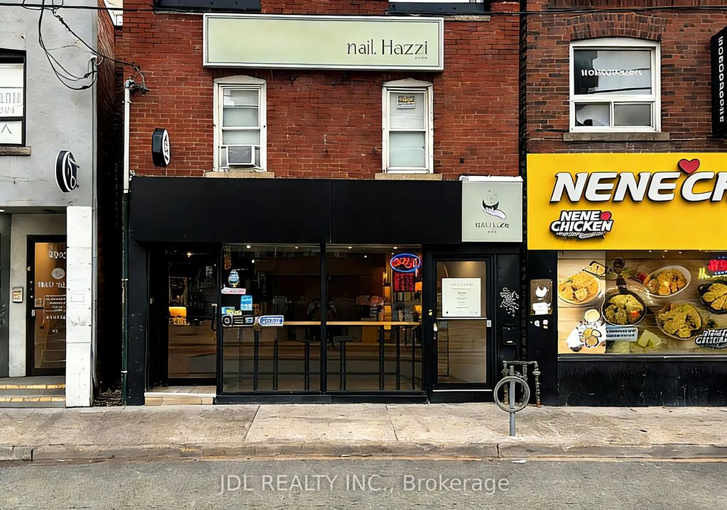 4893 Yonge Street, Toronto C14