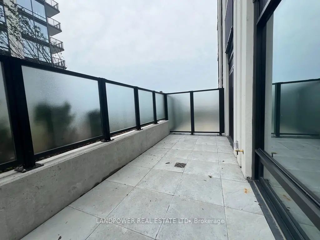 89 Montclair Avenue 915, Toronto C03