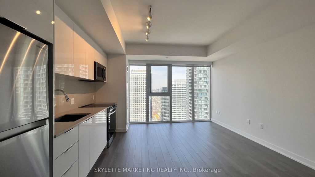 357 King Street W 3801, Toronto C01