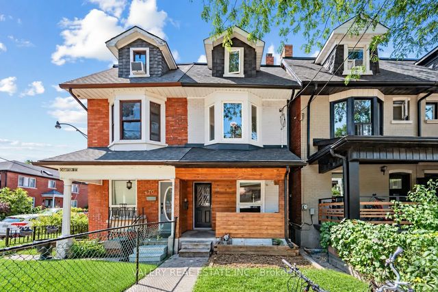 472 Crawford Street, Toronto C01