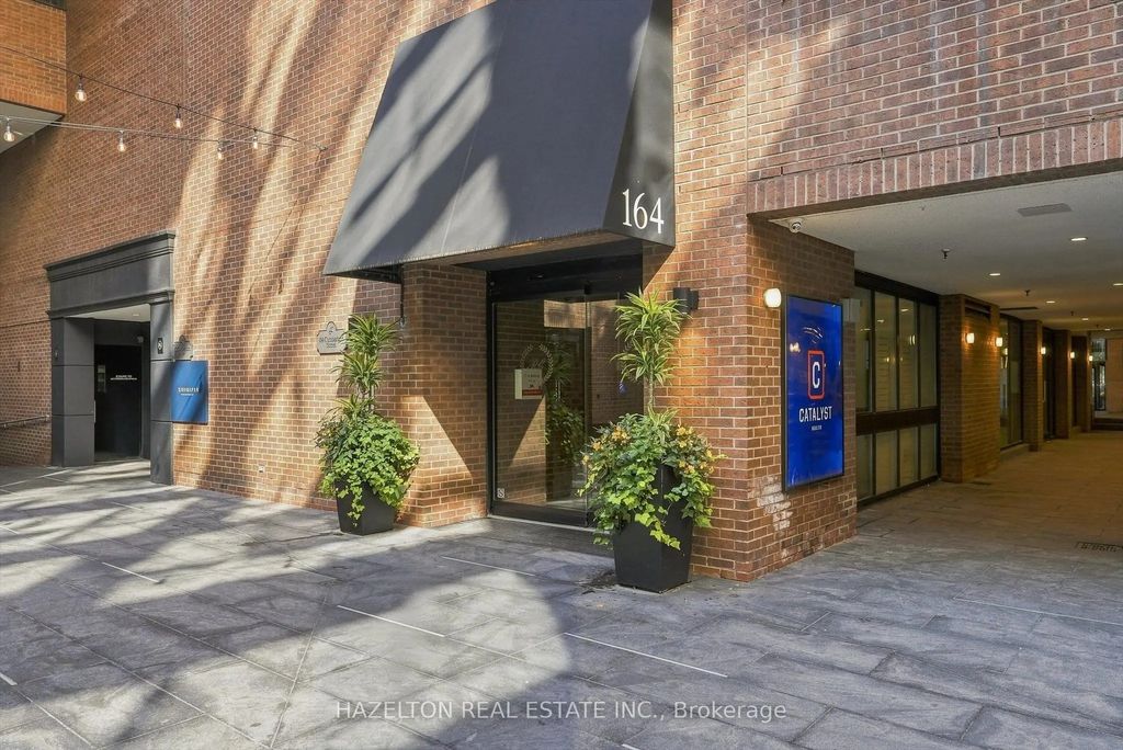 164 Cumberland Street 608, Toronto C02