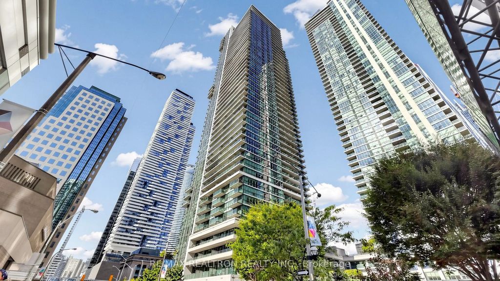 33 Bay Street 2211, Toronto C01