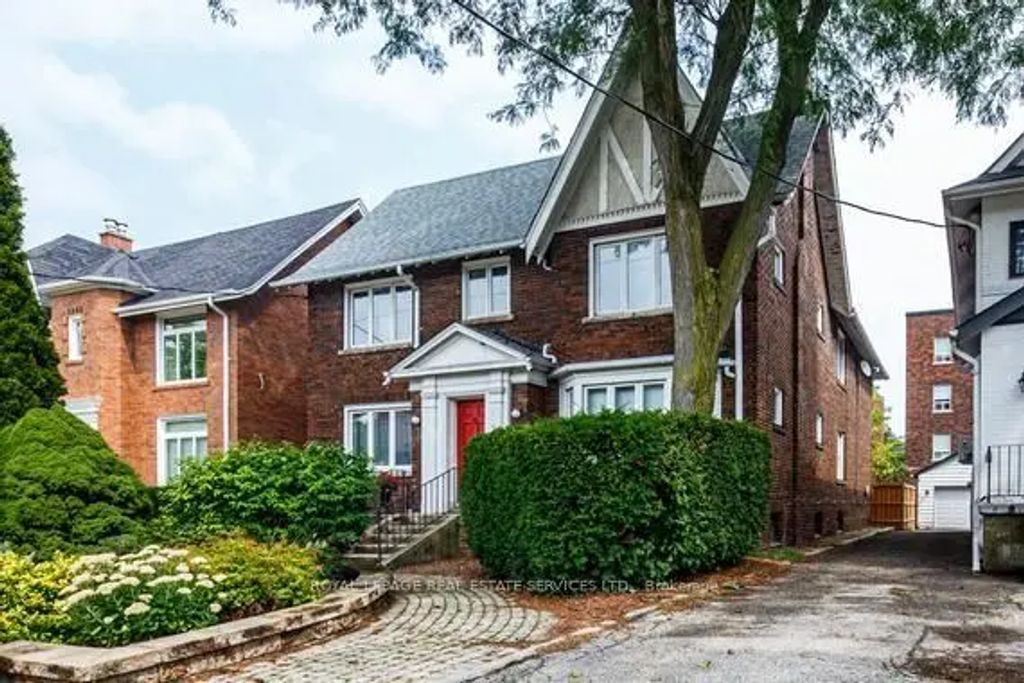 11 Highbourne Road Second Fl., Toronto C03