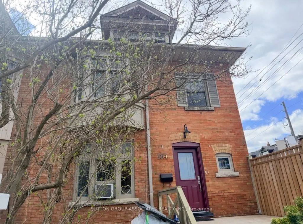 184 Madison Avenue Upper, Toronto C02