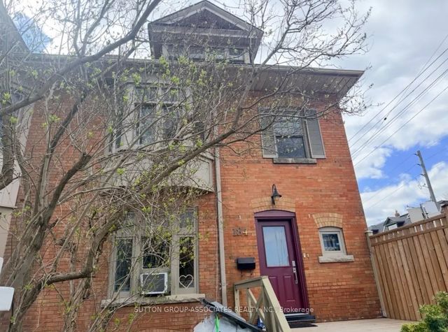 184 Madison Avenue Upper, Toronto C02