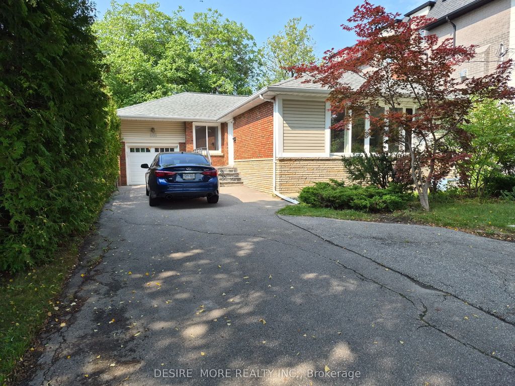 288 Betty Ann Drive, Toronto C07