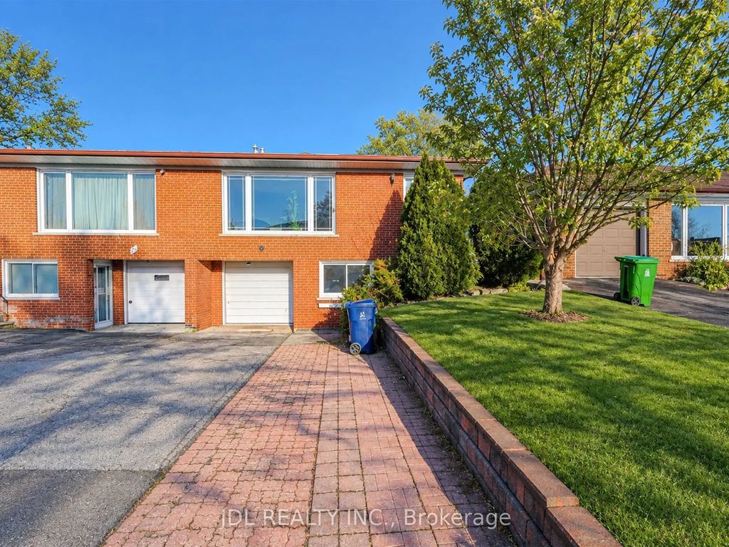 47 Greyhound Drive, Toronto C15