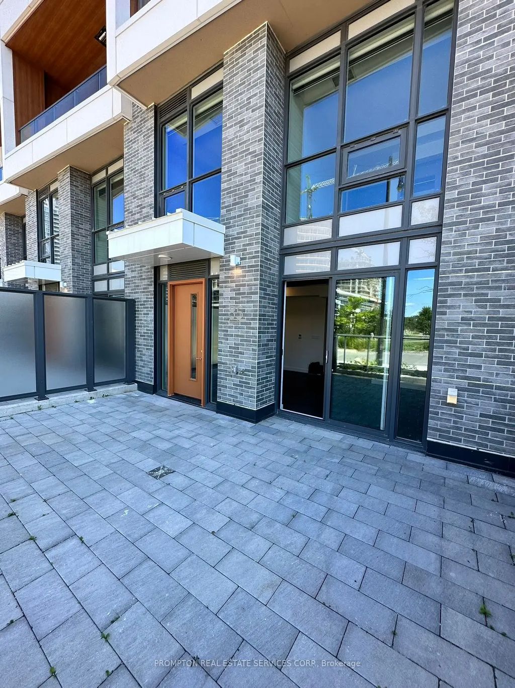 35 Mcmahon Drive 105, Toronto C15