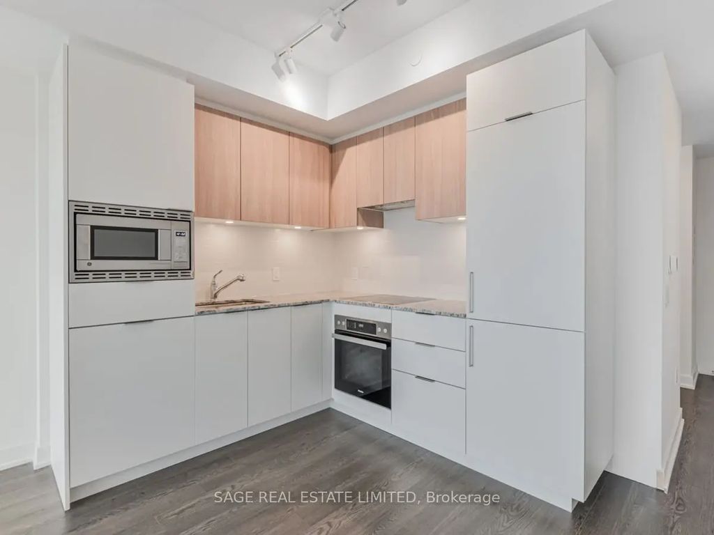 50 O'neill Road 516, Toronto C13