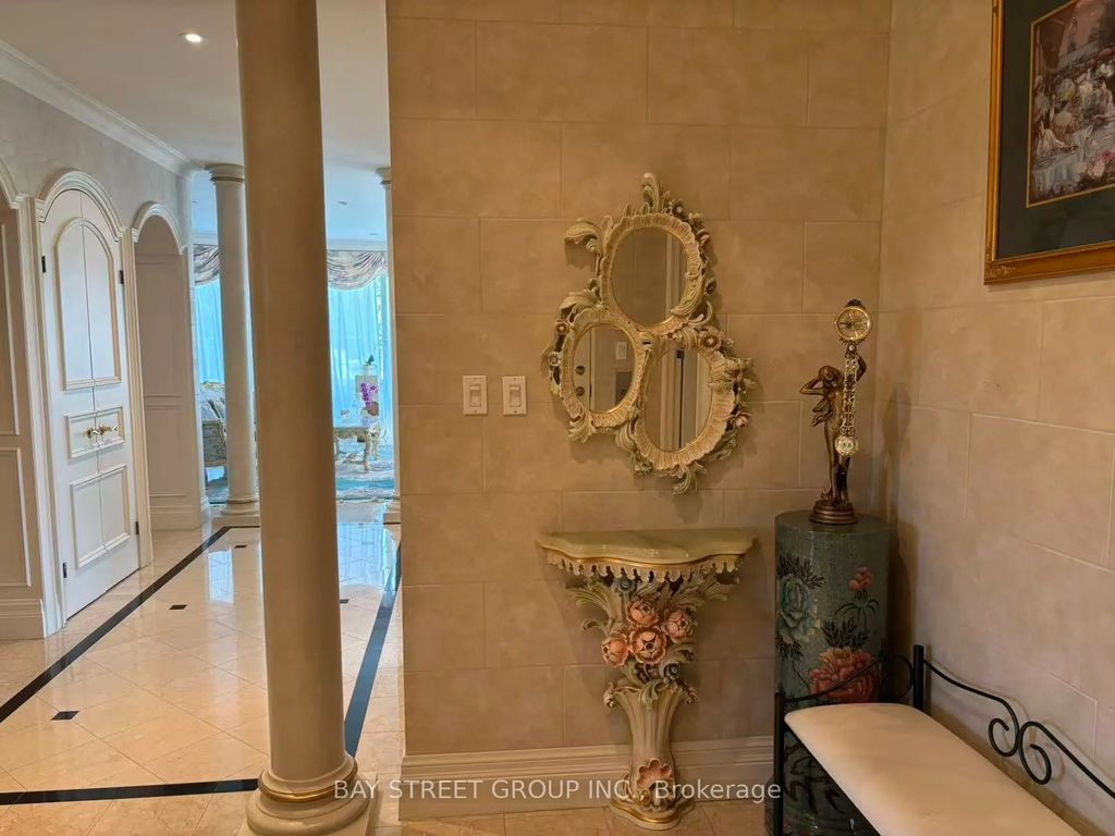 1 Watergarden Way 518, Toronto C15
