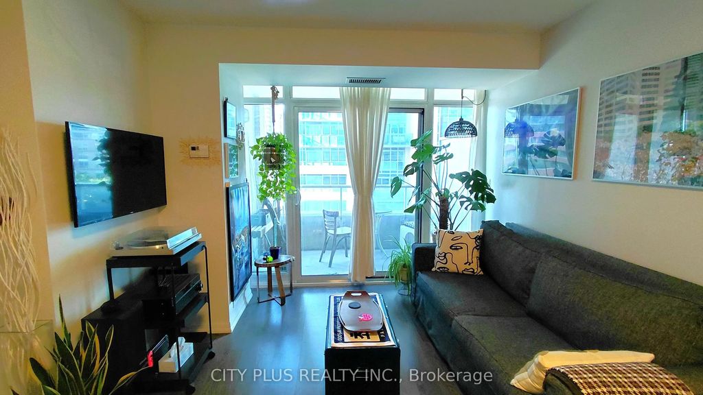 85 East Liberty Street 530, Toronto C01