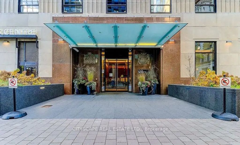 88 Scott Street 2403, Toronto C08