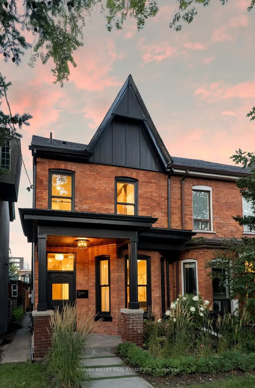71 Robert Street, Toronto C01