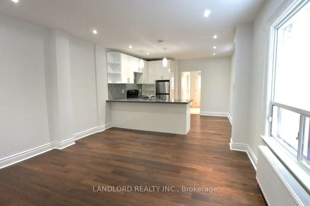22 Rusholme Park Crescent Main, Toronto C01