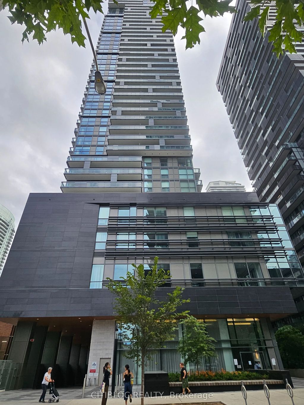 39 Roehampton Avenue 601, Toronto C10