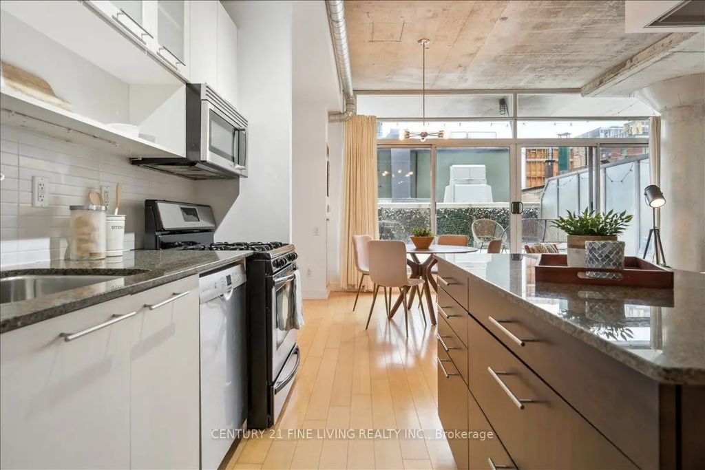 66 Portland Street 211, Toronto C01