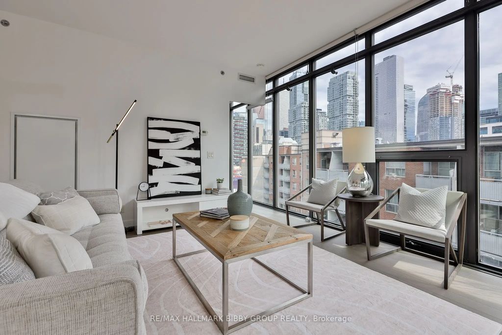 15 Beverley Street 710, Toronto C01