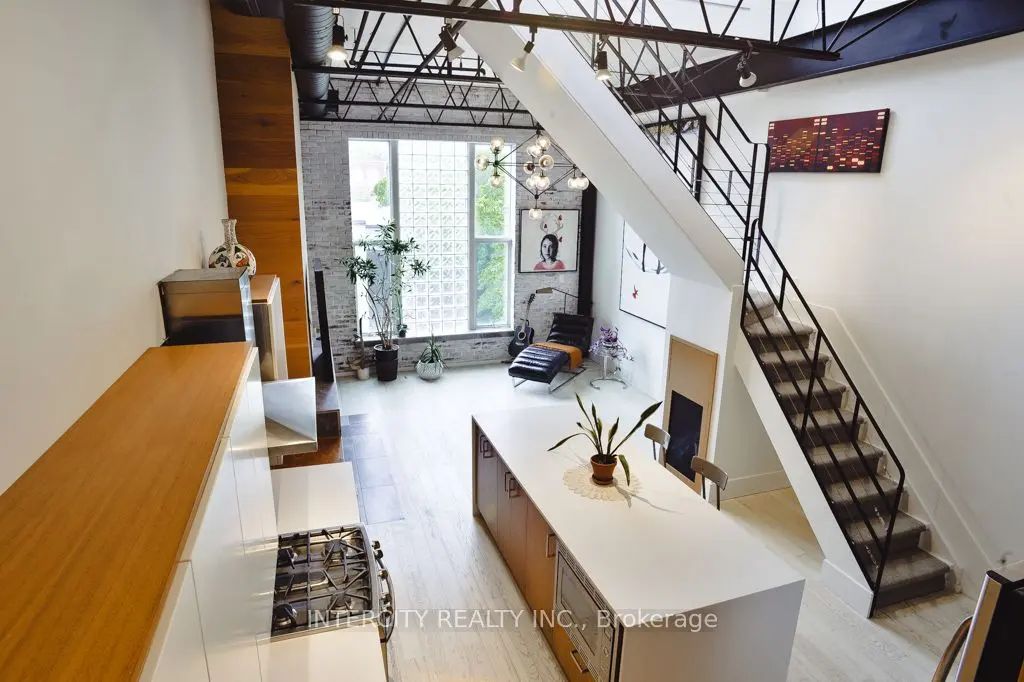 676 Richmond Street W 208, Toronto C01