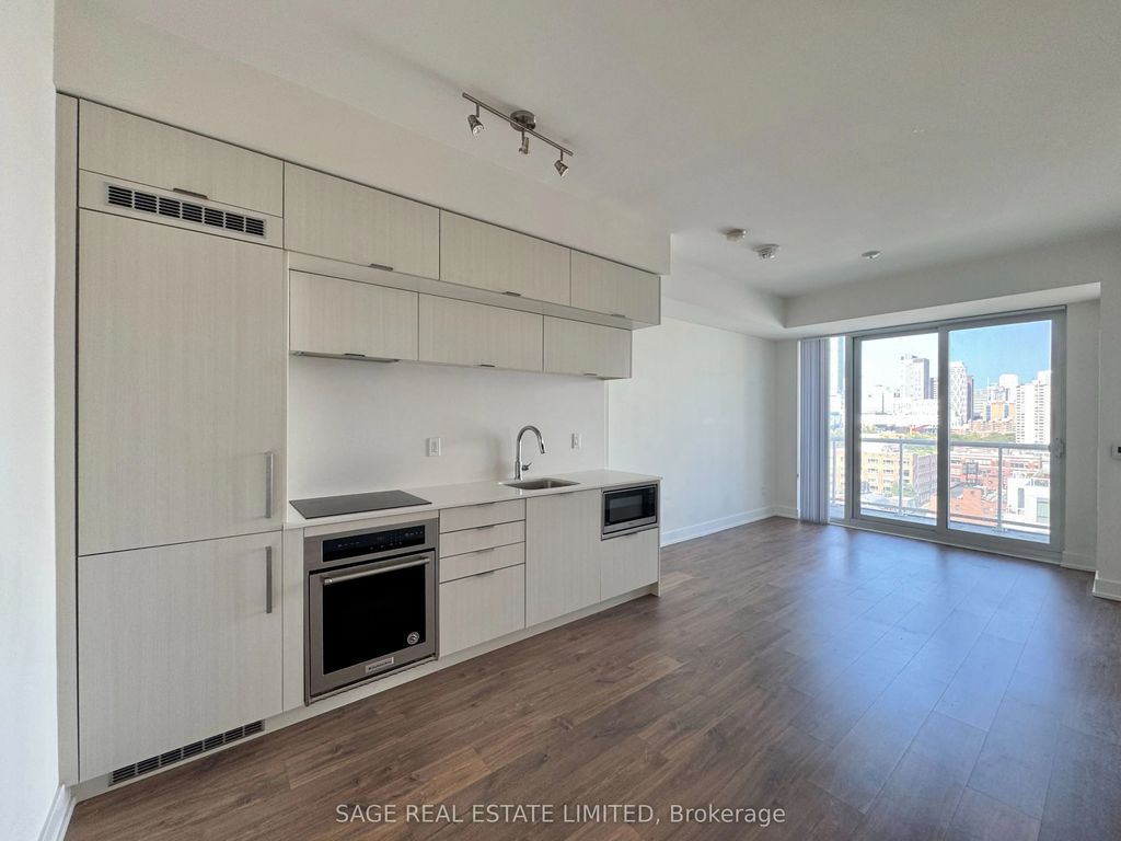 80 Vanauley Street 1111, Toronto C01