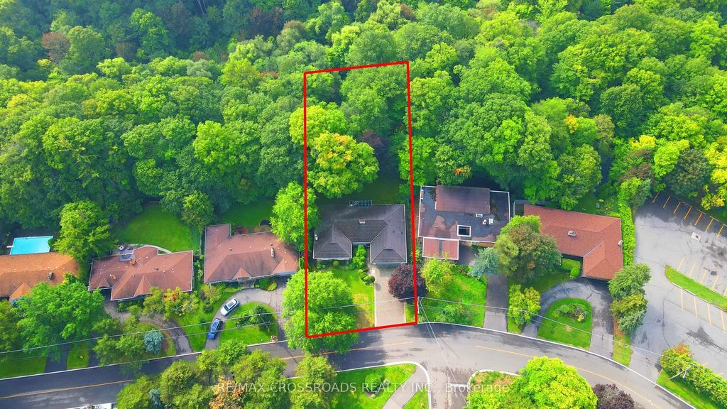 55 Forest Grove Drive, Toronto C15