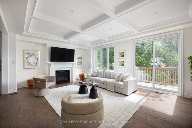19 Hollyhock Court, Toronto C13