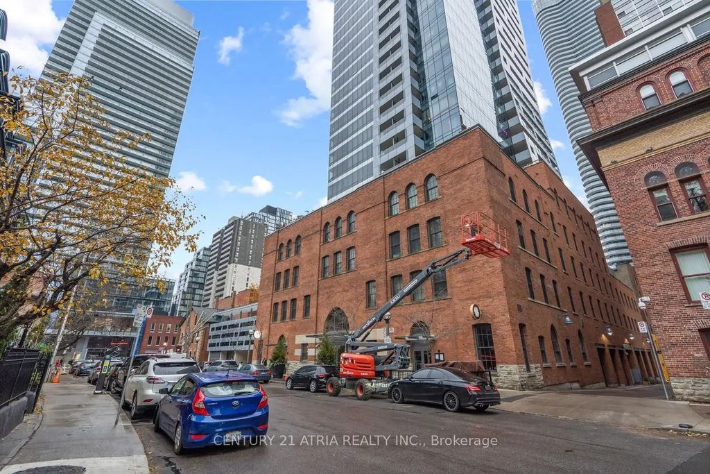 5 St Joseph Street 207, Toronto C01