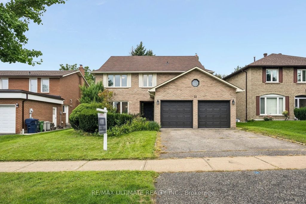 32 Saddletree Drive, Toronto C15