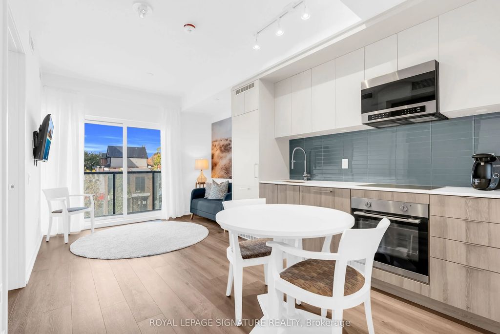 863 St. Clair Avenue W 212, Toronto C02