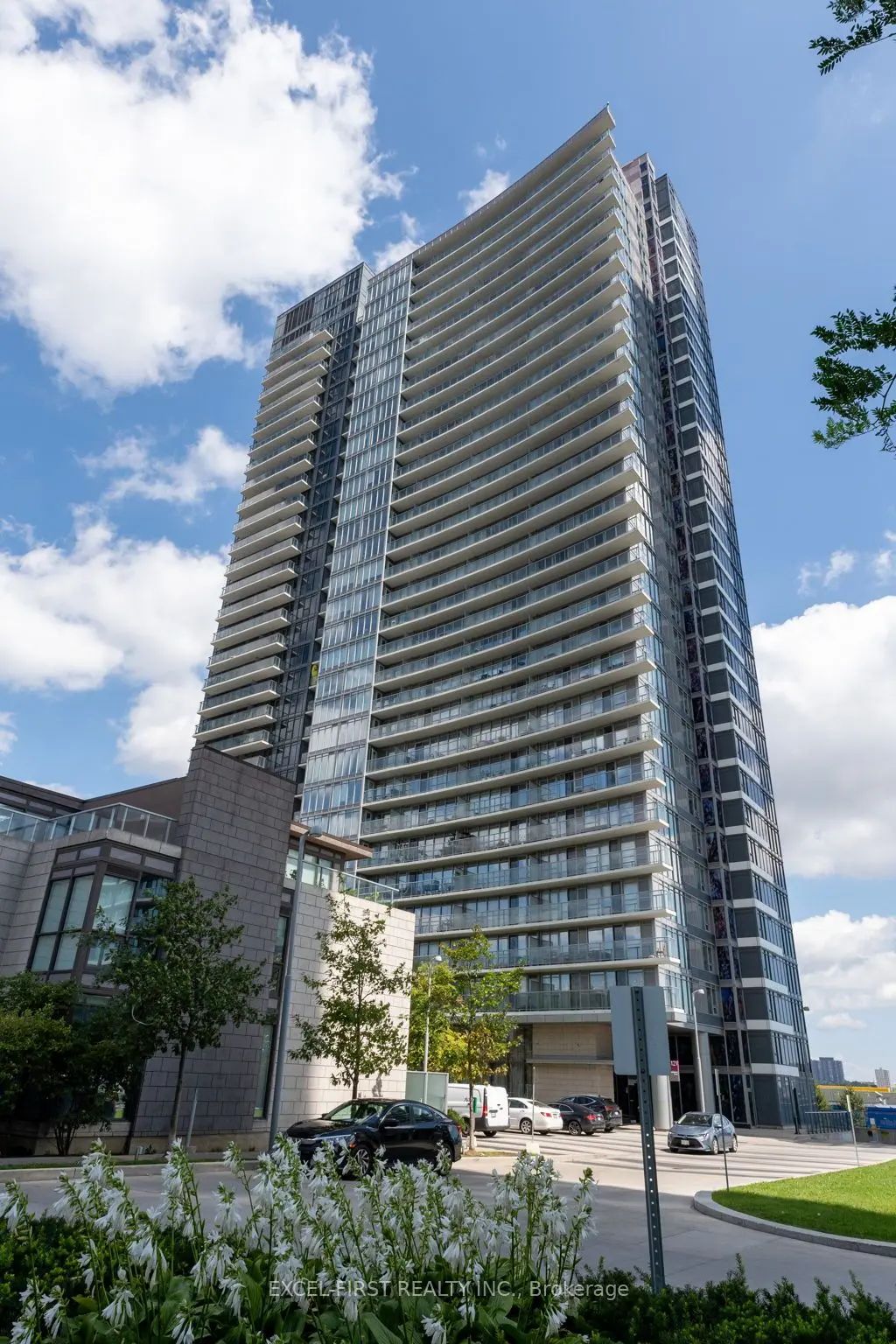 121 Mcmahon Drive E 903, Toronto C15