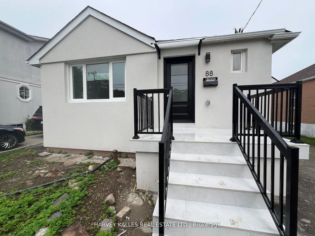 88 Mcallister Road Main, Toronto C06
