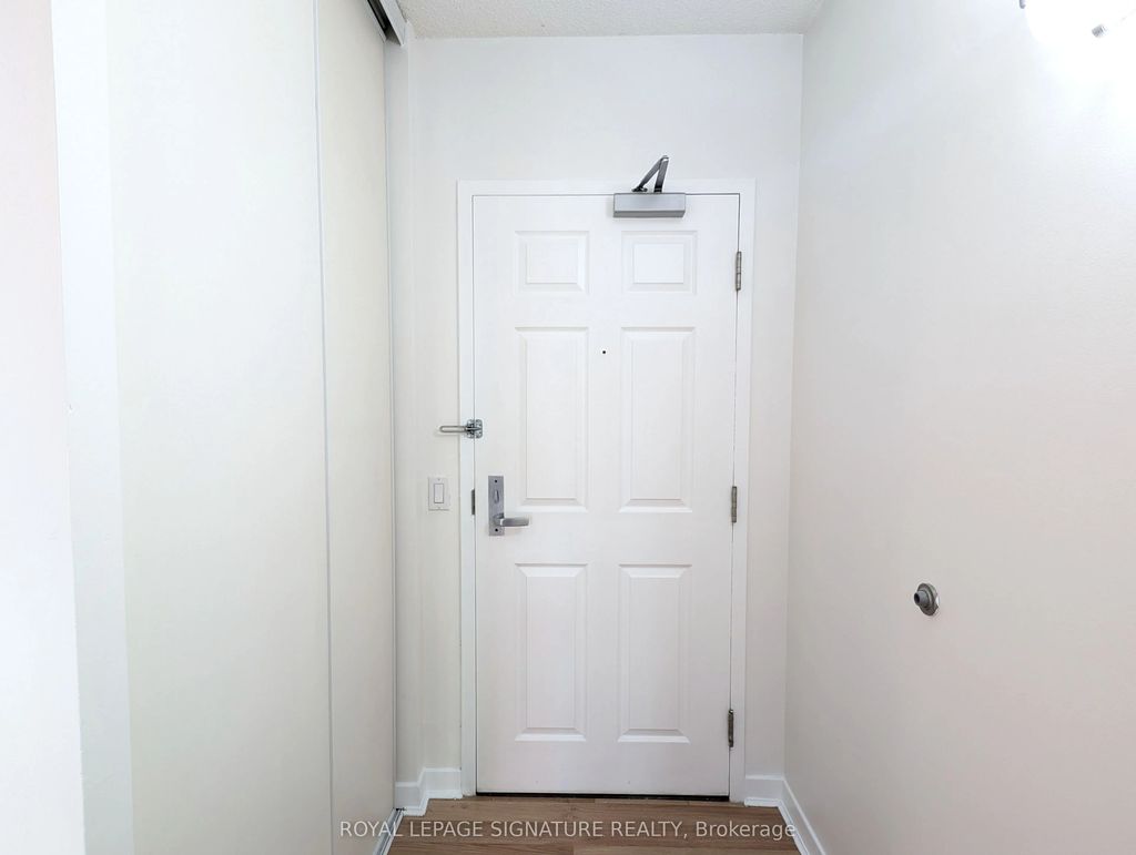 284 Bloor Street W 206, Toronto C02
