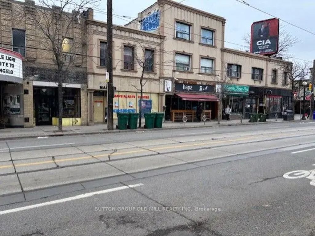 604 College Street, Toronto C01