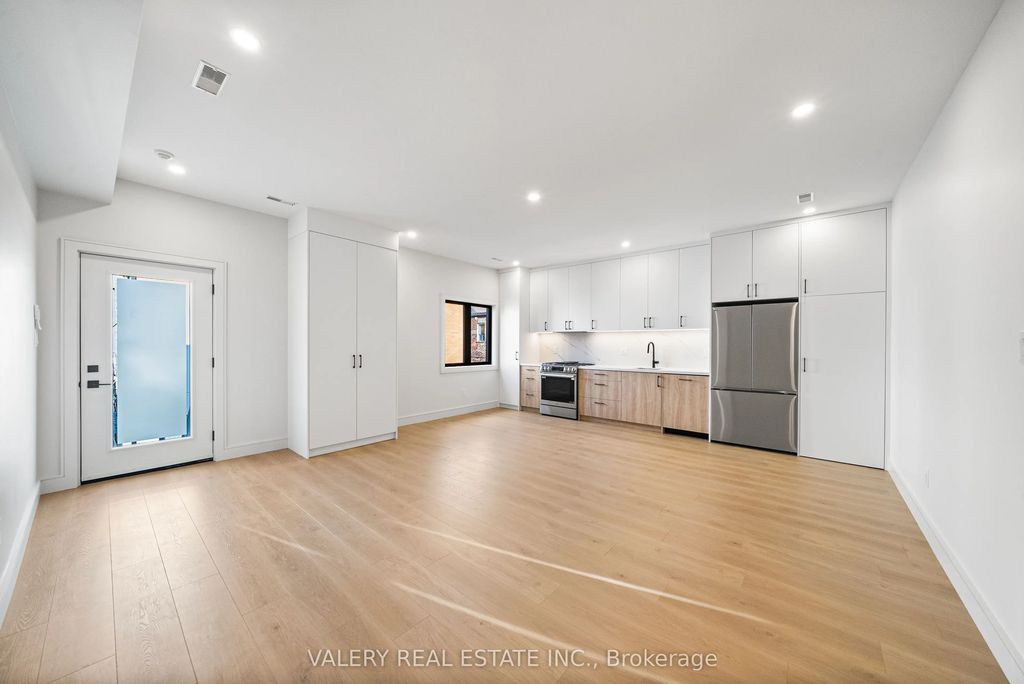 144 Dovercourt Road, Toronto C01