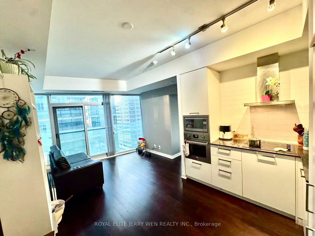 14 York Street 1710, Toronto C01