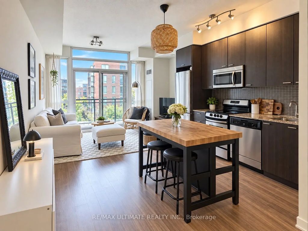 775 King Street W 907, Toronto C01