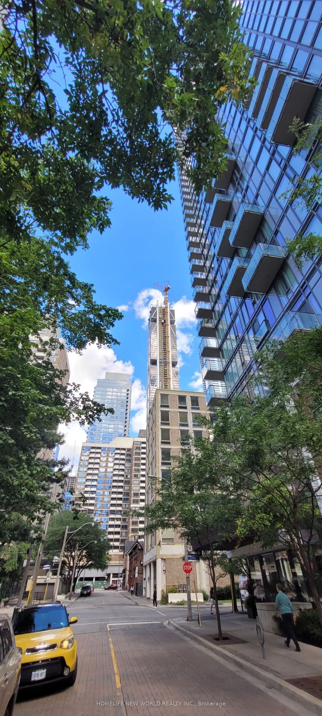 75 St Nicholas Street Th1, Toronto C01