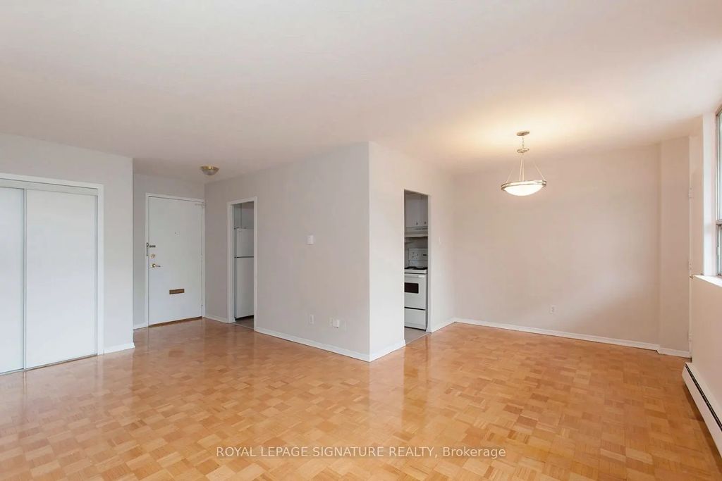 525 Eglinton Avenue E 601, Toronto C10