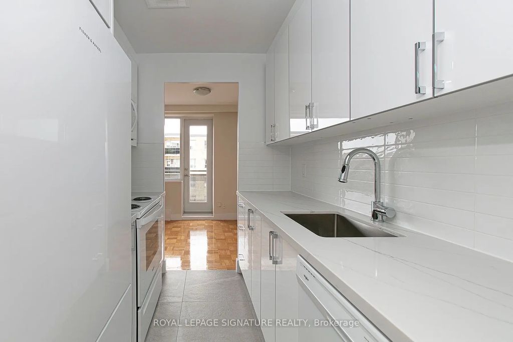 2 Grandstand Place 203, Toronto C11