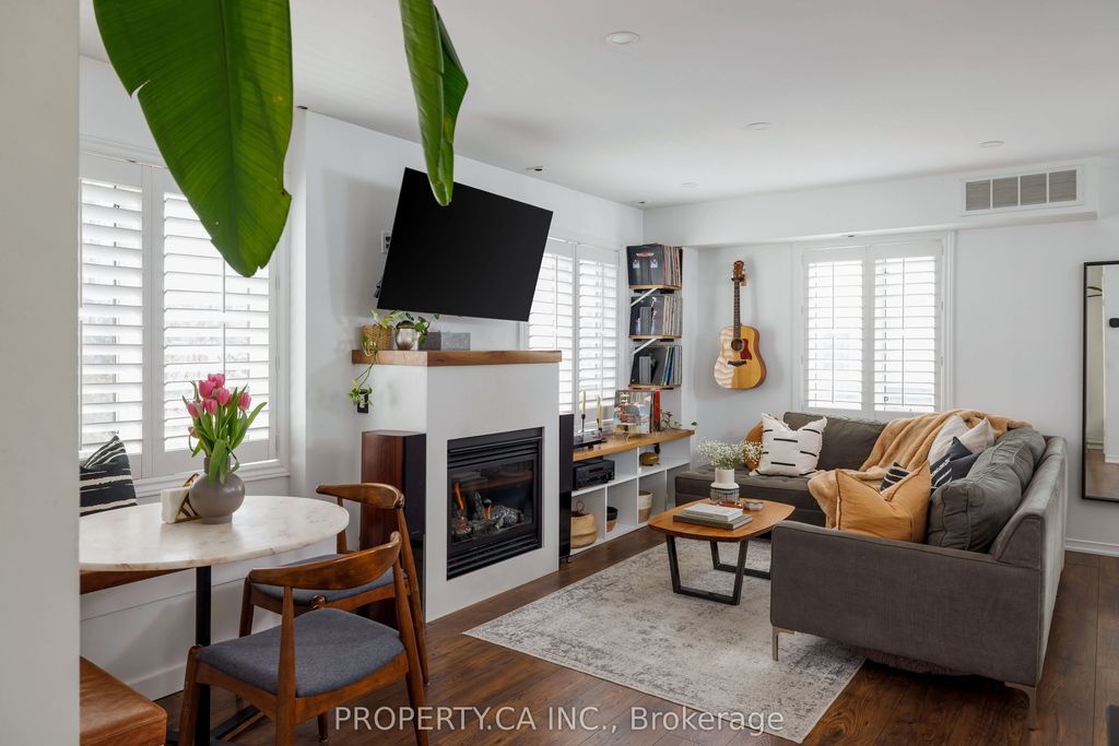 12 Sudbury Street 819, Toronto C01