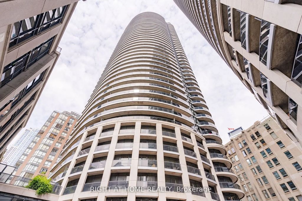 21 Carlton Street 2610, Toronto C08