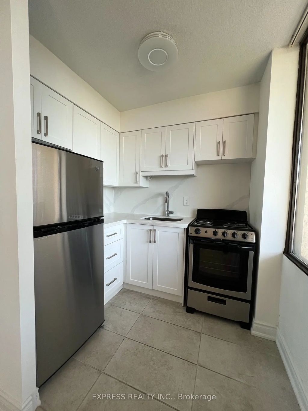 720 Spadina Avenue 906, Toronto C01