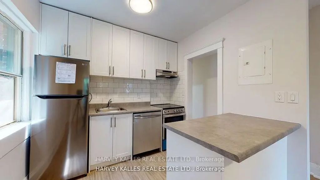 1065 Bathurst Street 6, Toronto C02