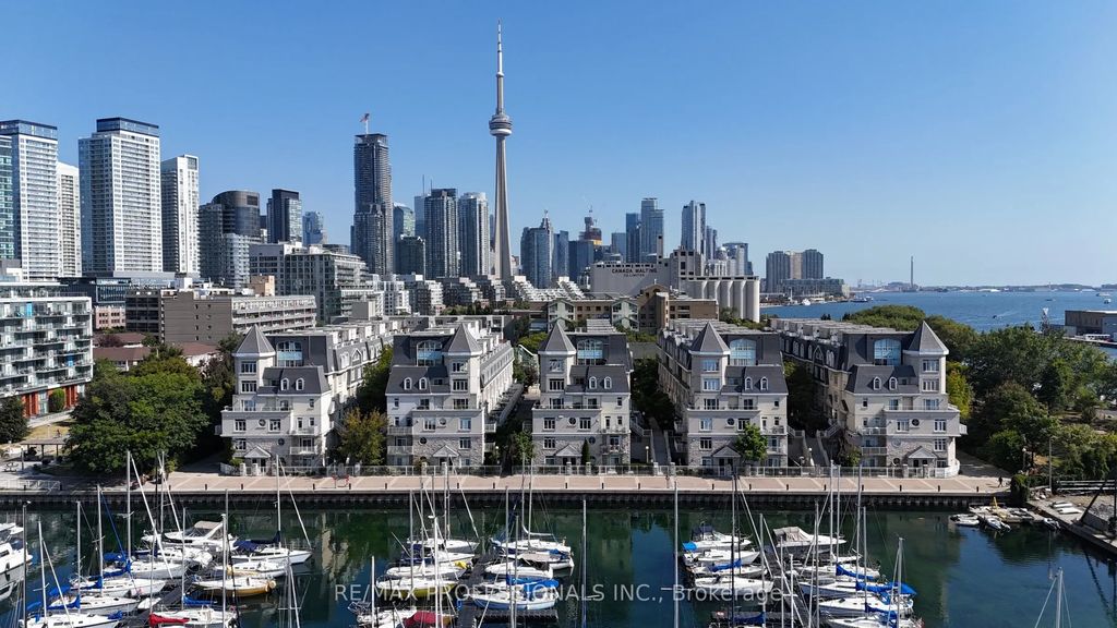 30 Stadium Road 232, Toronto C01