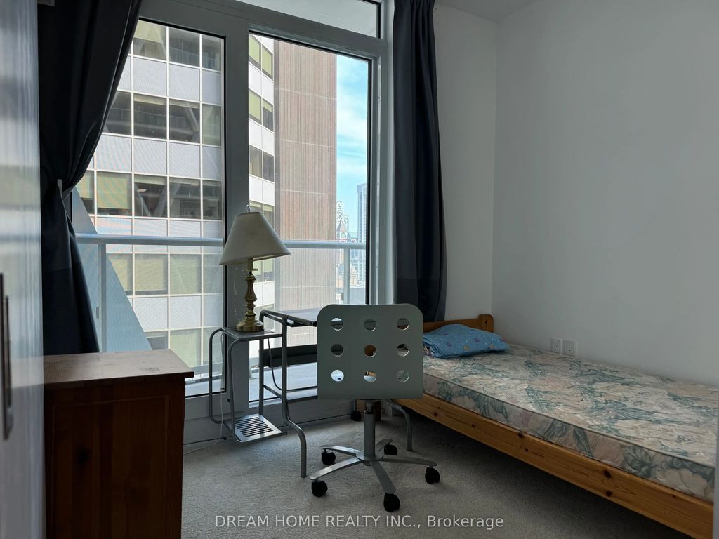 230 Simcoe Street 1226, Toronto C01